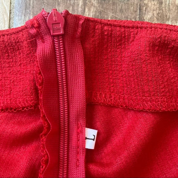 Ruffle Hem Ruched Bardot Dress - Picture 5 of 7